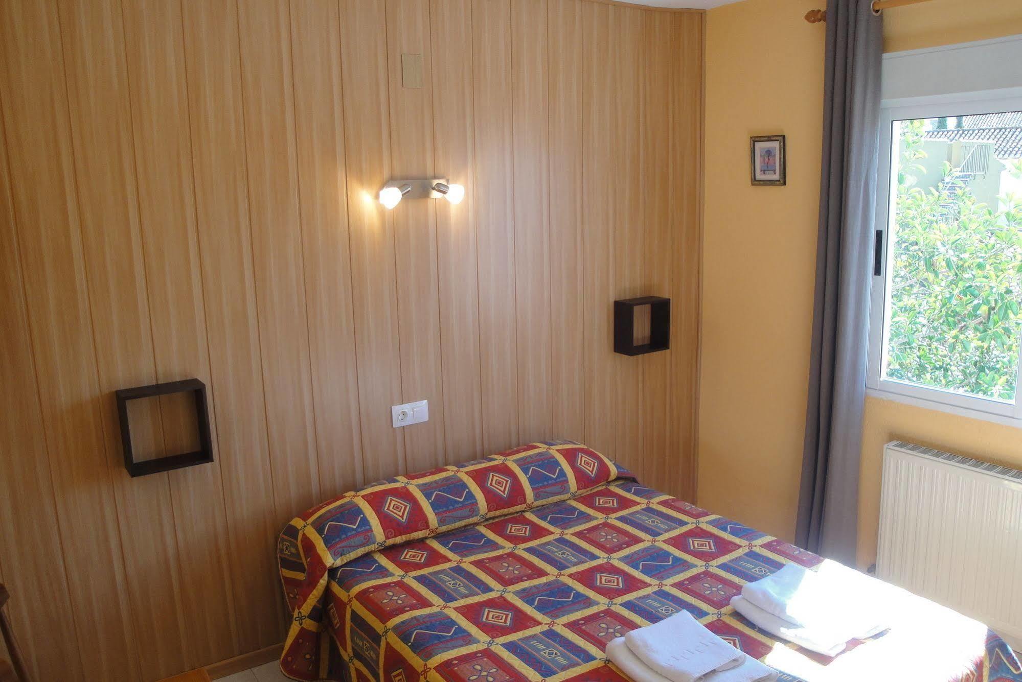 Hostal Cristina Denia Zewnętrze zdjęcie