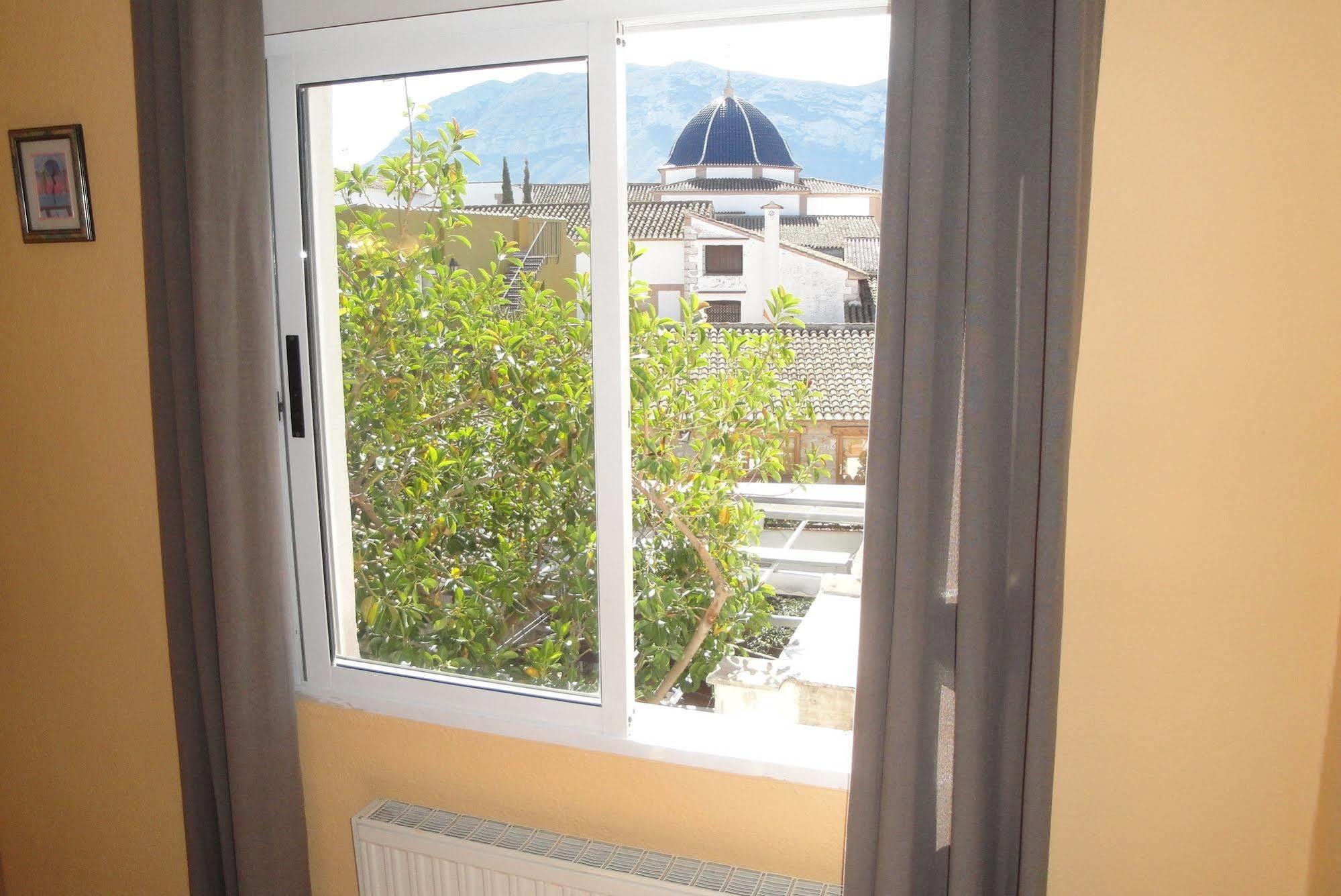 Hostal Cristina Denia Zewnętrze zdjęcie