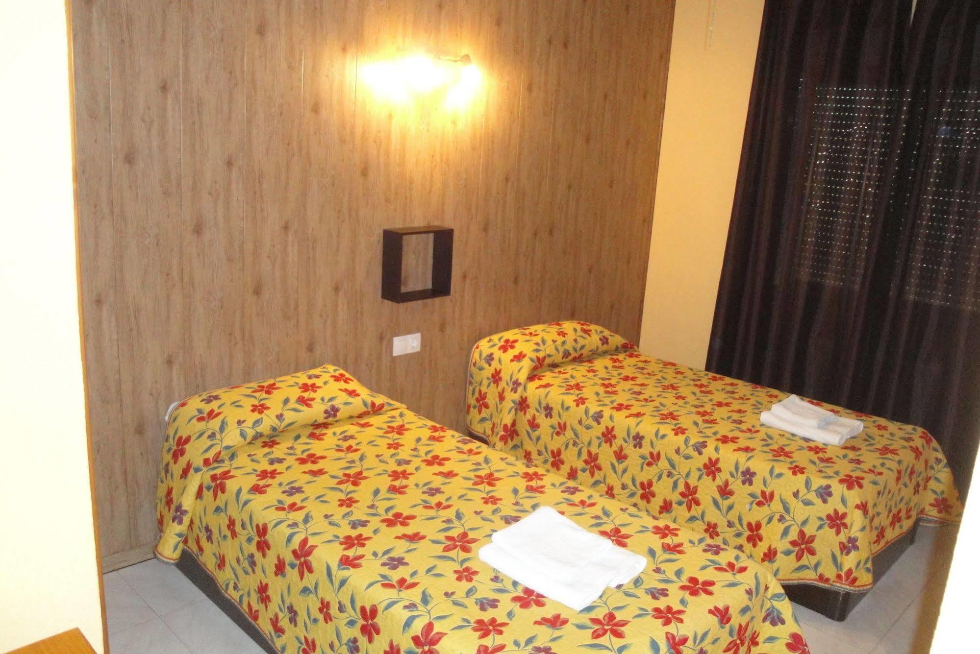 Hostal Cristina Denia Zewnętrze zdjęcie
