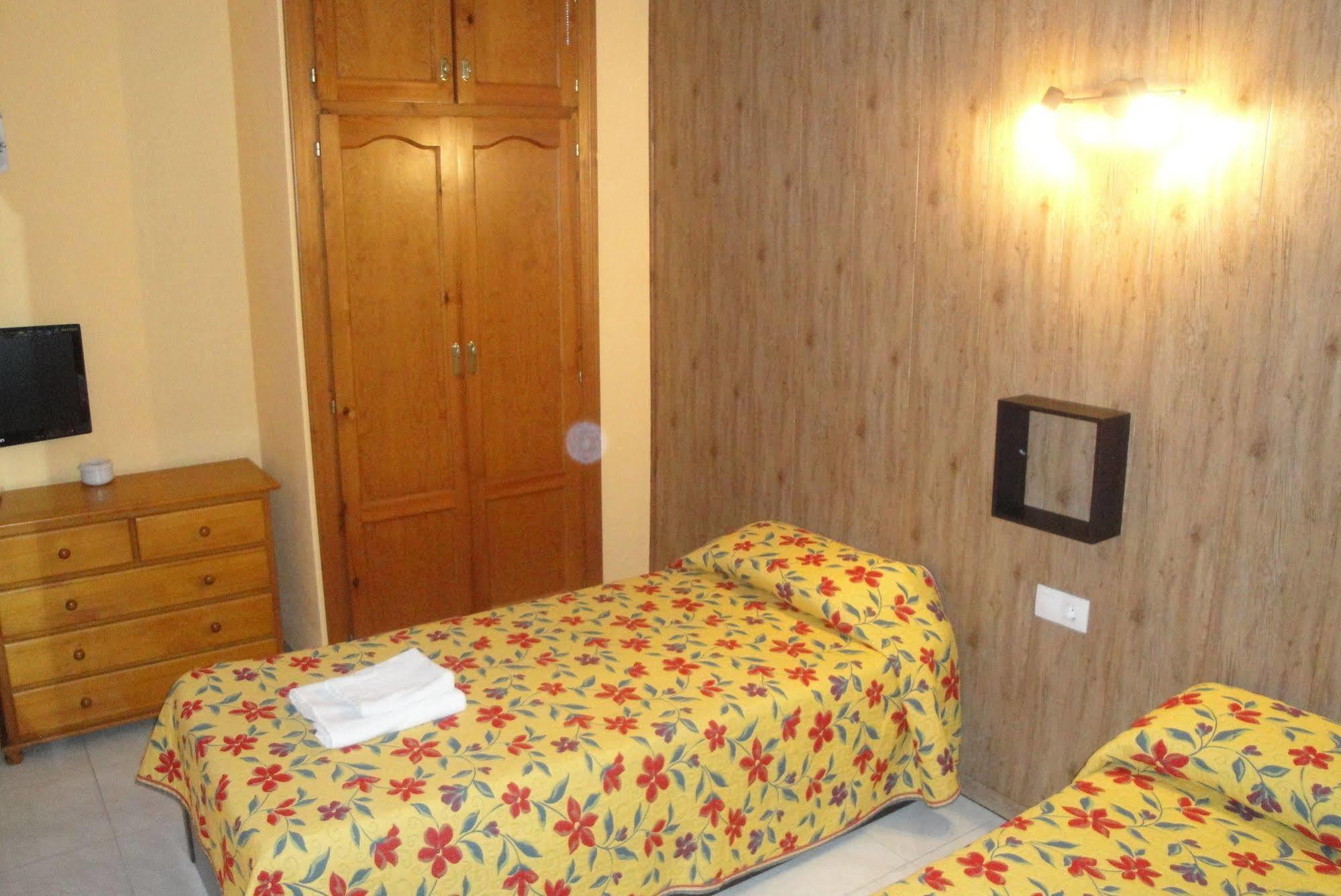 Hostal Cristina Denia Zewnętrze zdjęcie