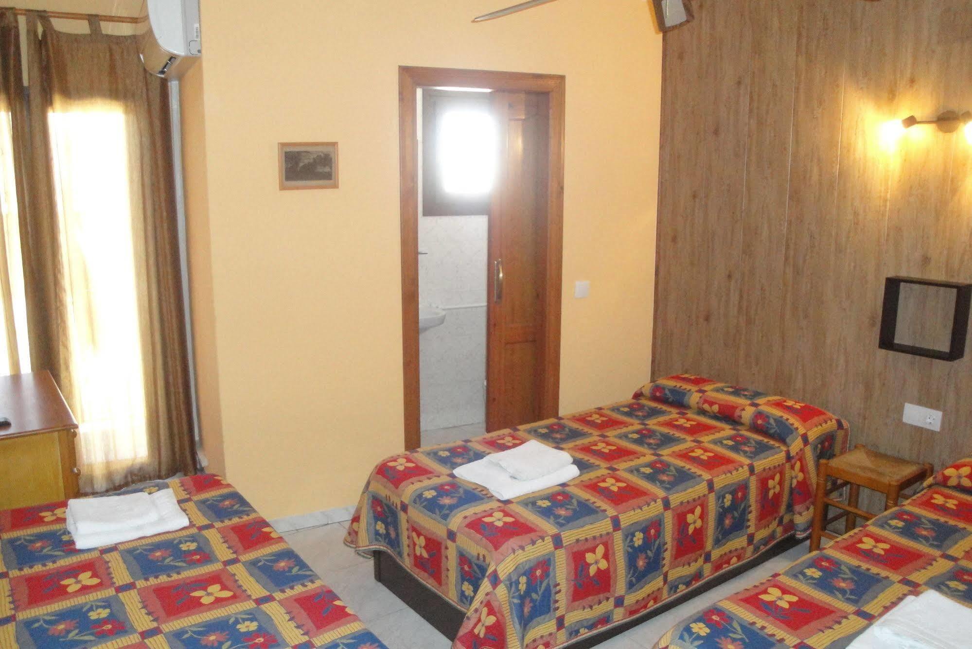Hostal Cristina Denia Zewnętrze zdjęcie