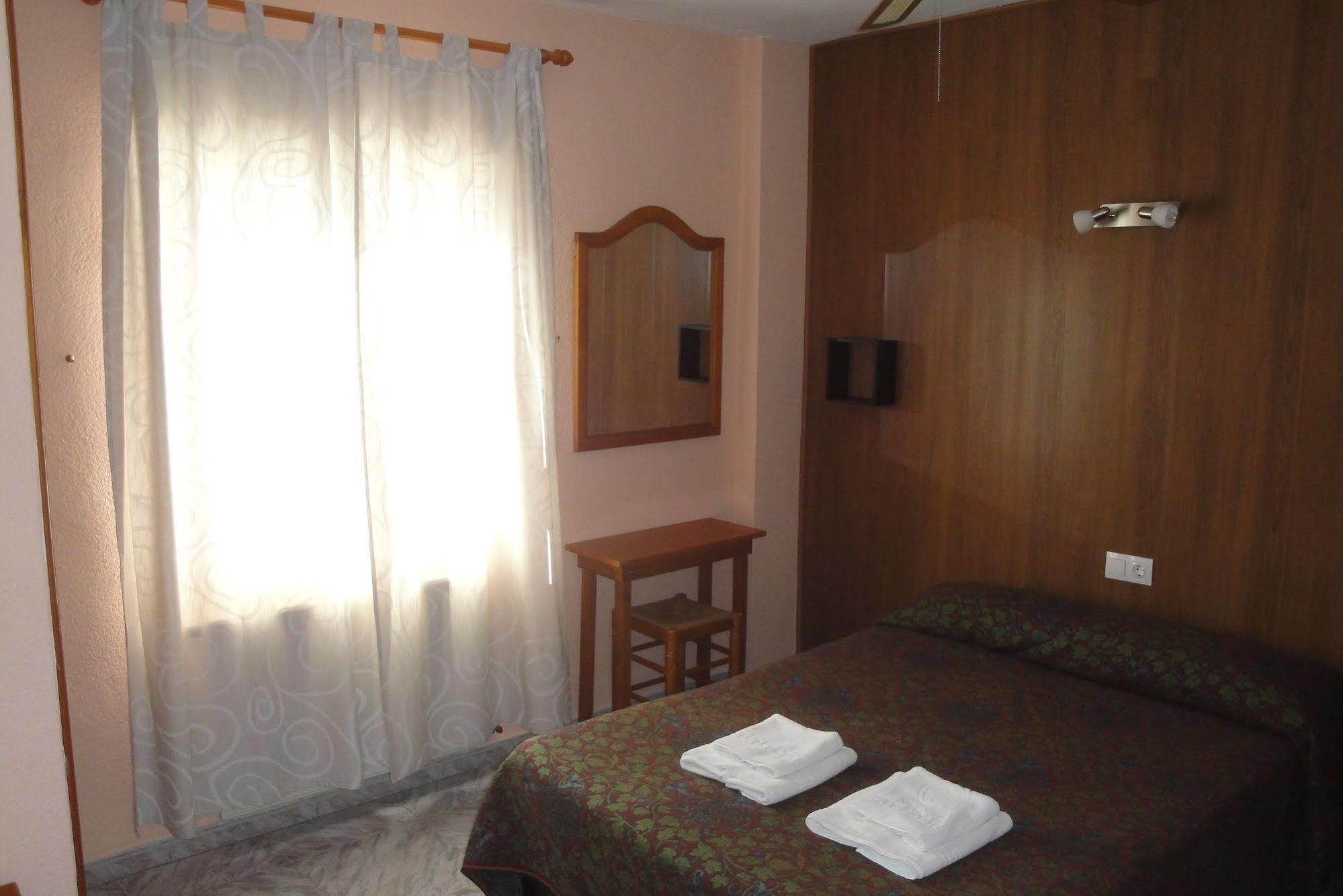 Hostal Cristina Denia Zewnętrze zdjęcie